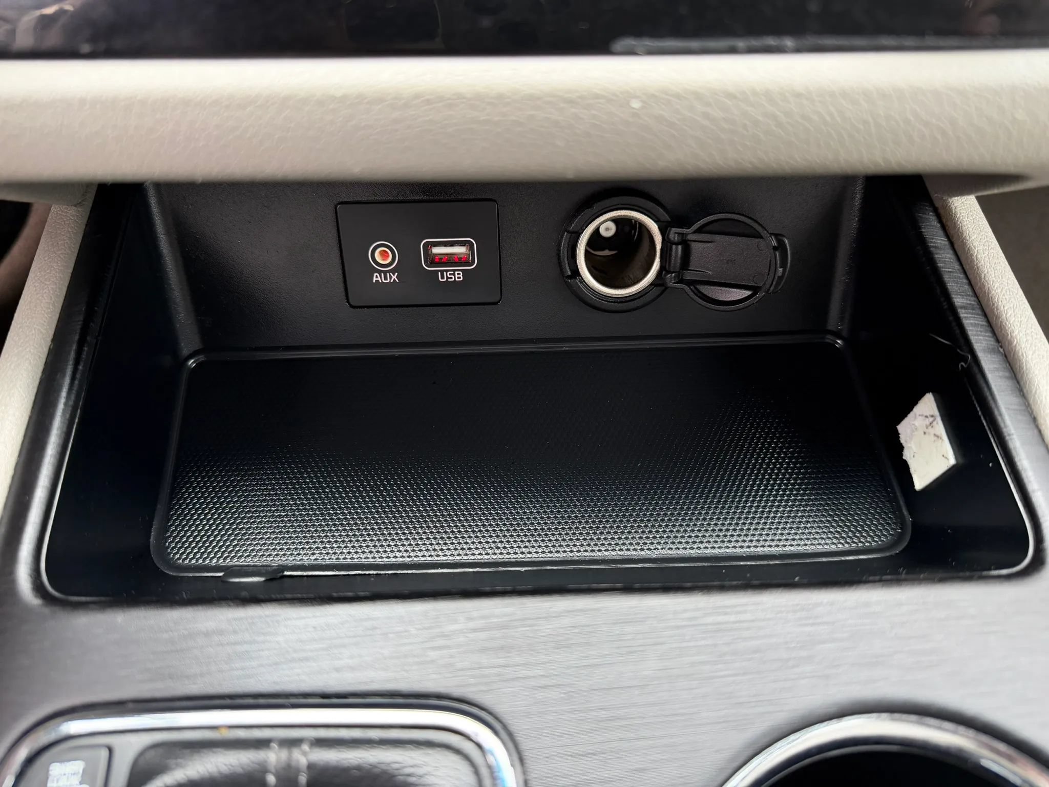 Used 2019 Kia Sedona LX FWD image 31