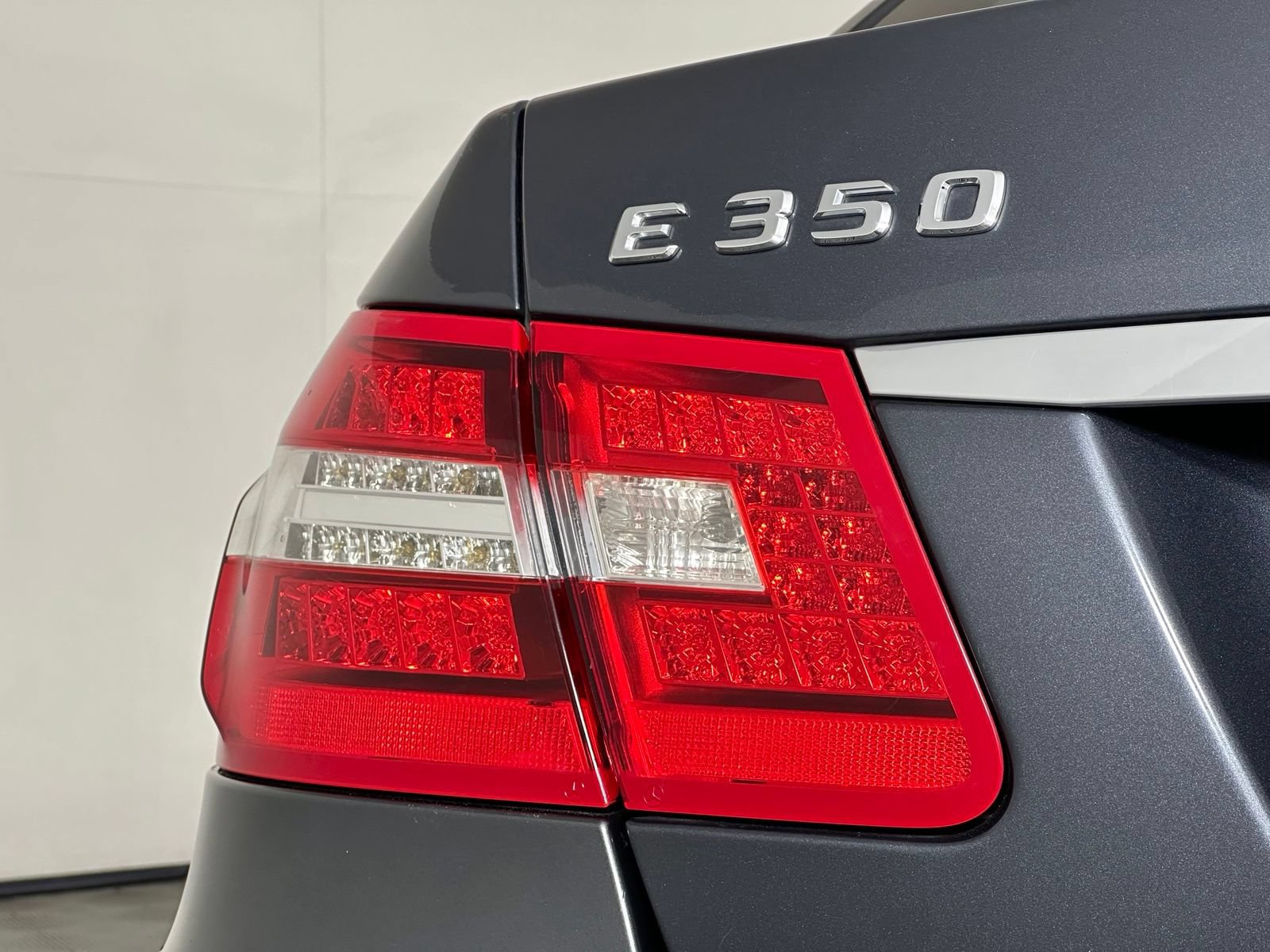 Used 2011 Mercedes-Benz E 350 4MATIC Sedan image 12