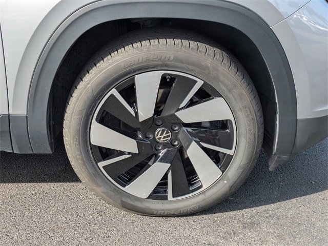 Used 2024 Volkswagen Atlas Cross Sport SE image 9