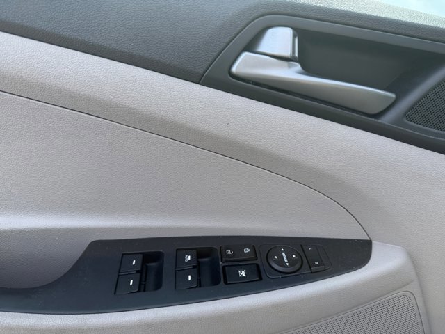 Used 2016 Hyundai Tucson Sport image 20