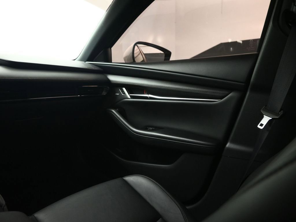 Used 2019 MAZDA MAZDA3 Hatchback w/ Preferred Package image 43