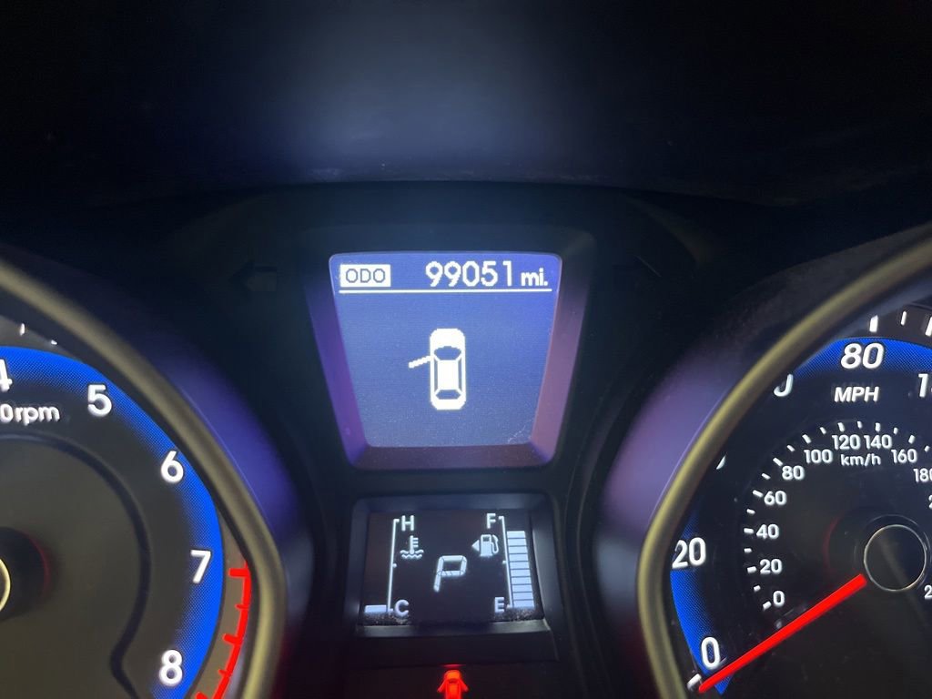 Used 2017 Hyundai Elantra GT FWD image 3