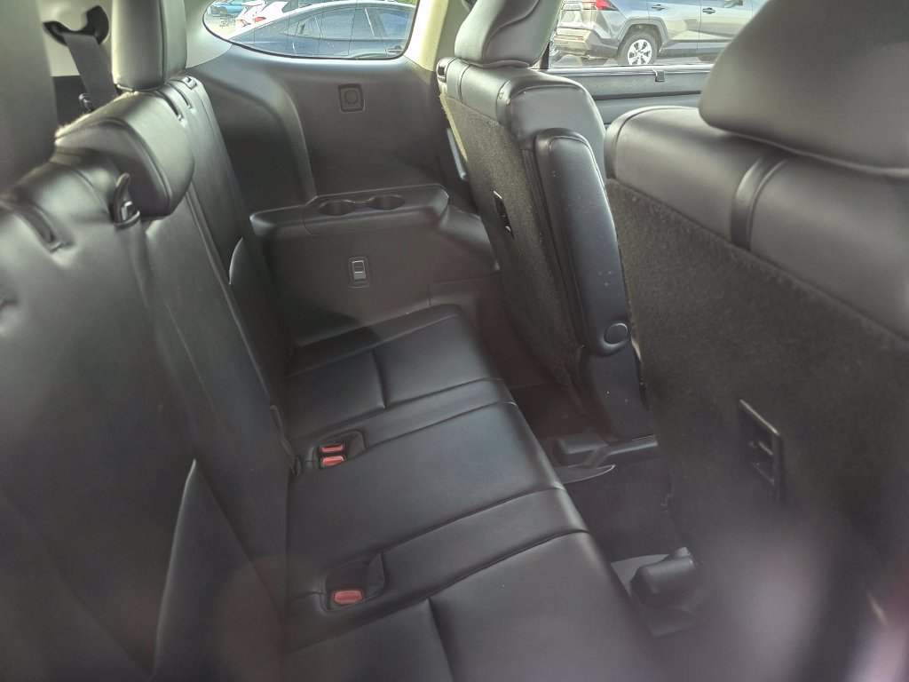 Used 2021 Toyota Highlander XLE FWD image 11