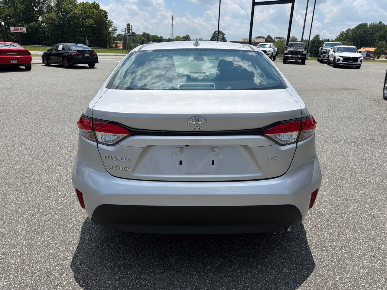 Used 2023 Toyota Corolla LE FWD image 8