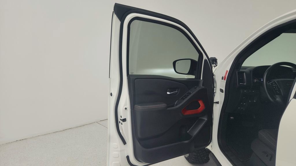 Used 2023 Nissan Frontier PRO-4X w/ Technology Package image 20