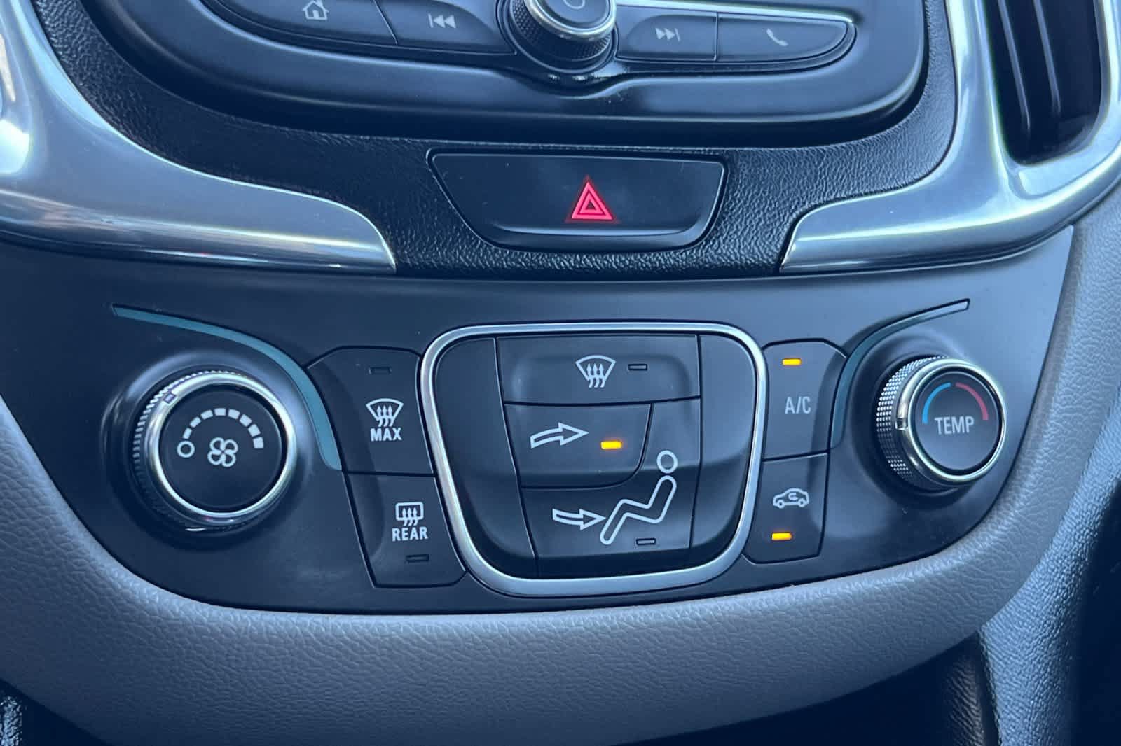Used 2019 Chevrolet Equinox LS FWD image 22