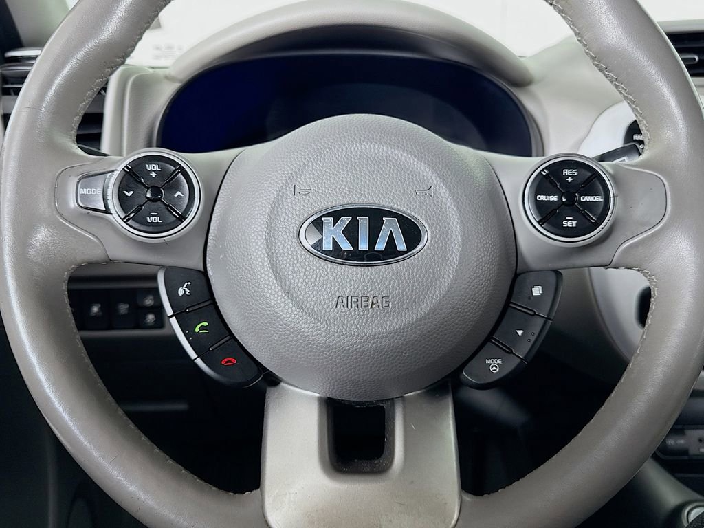 Used 2016 Kia Soul EV FWD image 38