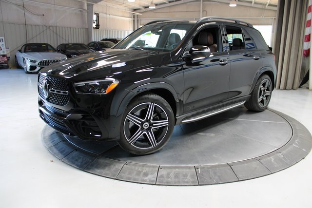 Used 2024 Mercedes-Benz GLE 450 4MATIC w/ AMG Line Exterior image 4