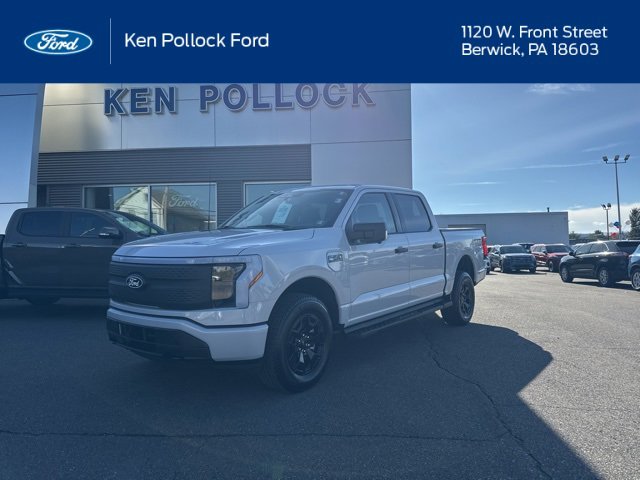 New 2025 Ford F150 Lightning XLT w/ Max Trailer Tow Package