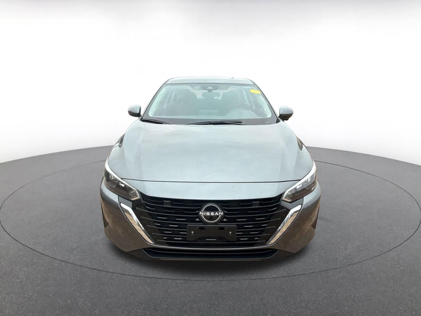 Used 2025 Nissan Sentra SV image 4