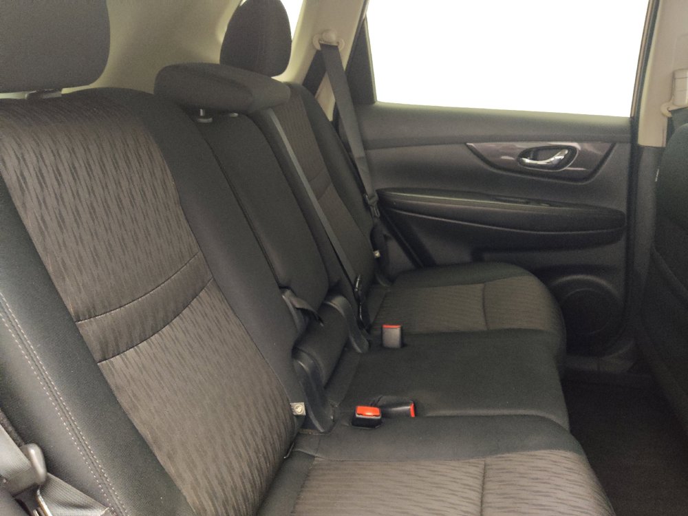 Used 2019 Nissan Rogue SV FWD image 19