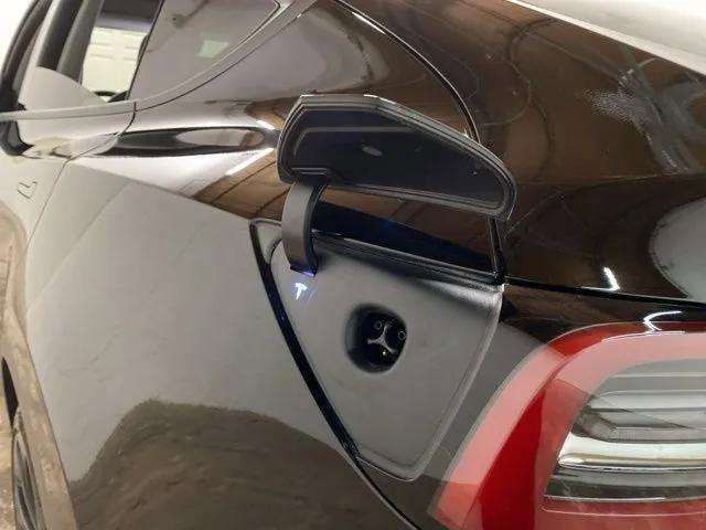 Used 2023 Tesla Model Y Performance image 97