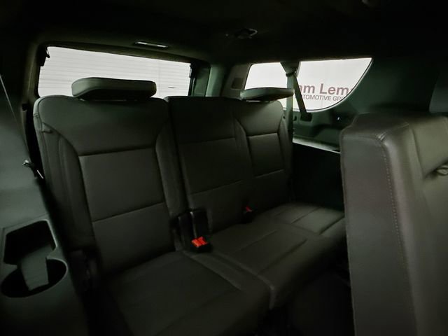 Used 2025 Chevrolet Suburban Z71 w/ Comfort Package image 32