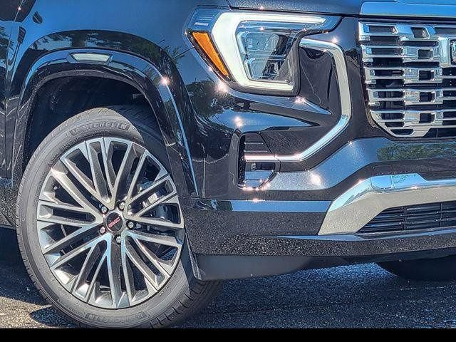 New 2027 GMC Terrain Denali w/ LPO, Black Badging Package AWD/4WD image 4