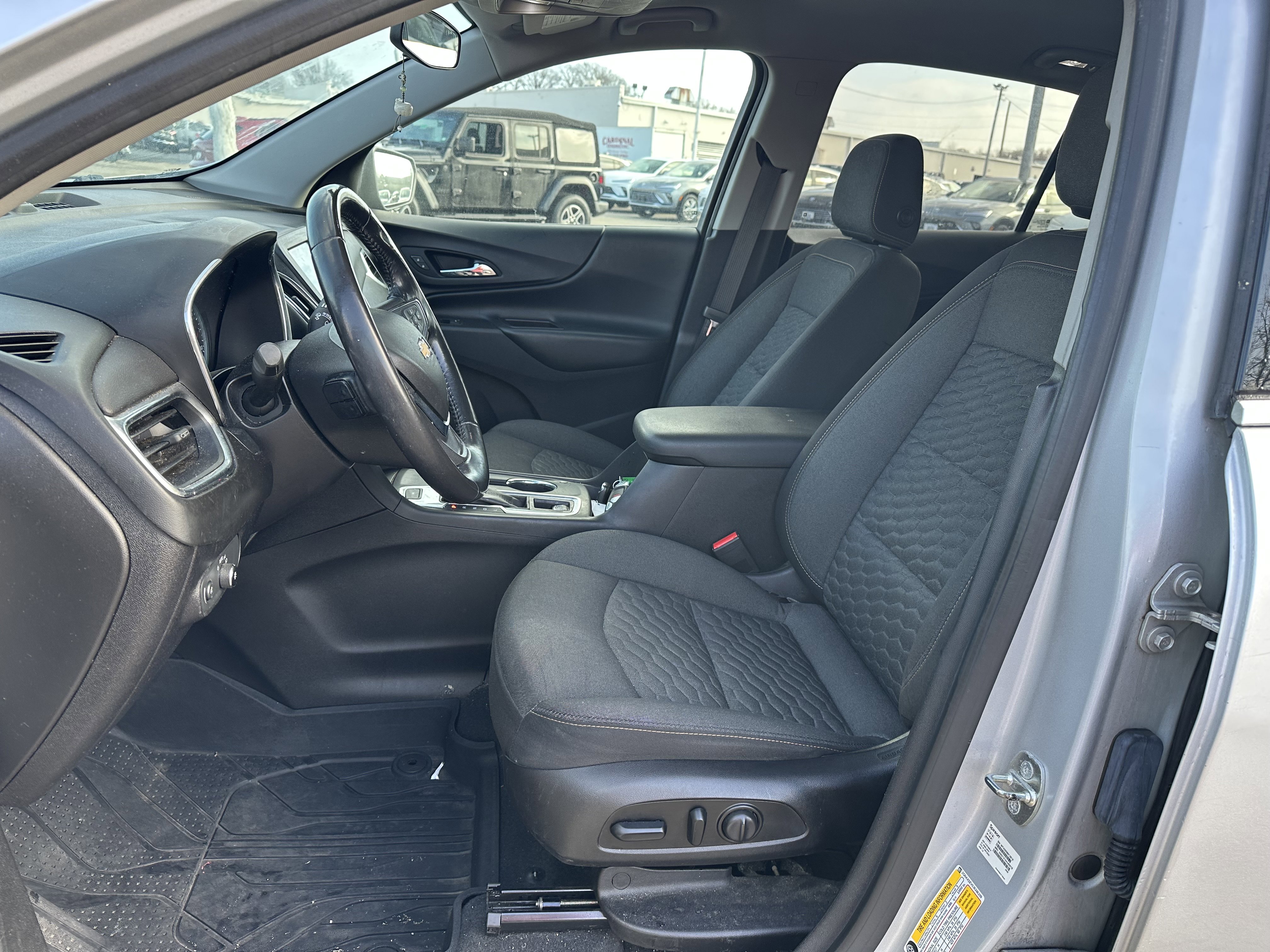 Used 2018 Chevrolet Equinox LT image 13