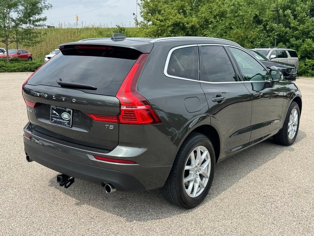 Used 2021 Volvo XC60 T5 Momentum w/ Premium Package FWD image 4