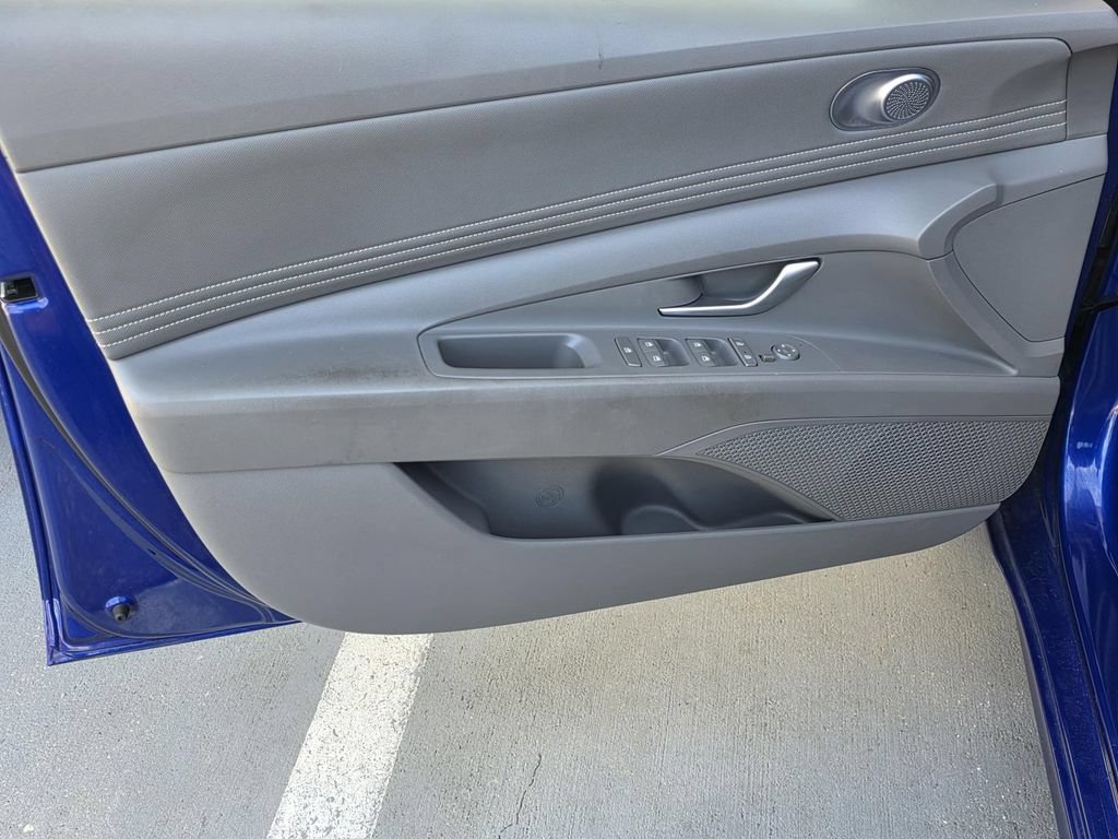 Used 2023 Hyundai Elantra SEL w/ Convenience Package FWD image 26