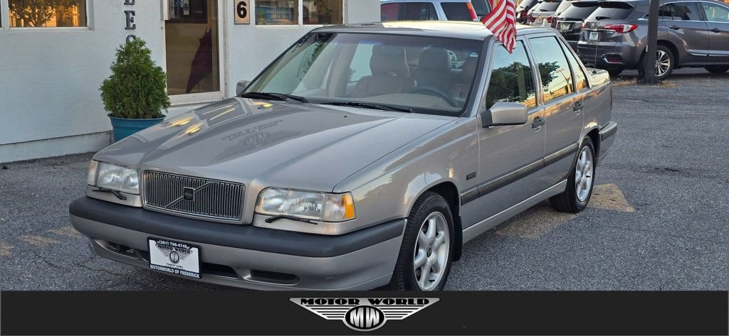 Used 1995 Volvo 850 GLT FWD image 1