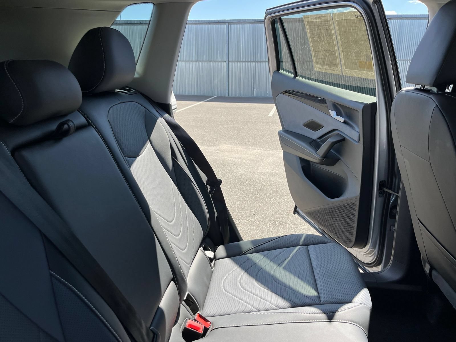Used 2026 Volkswagen Tiguan SE AWD/4WD image 38