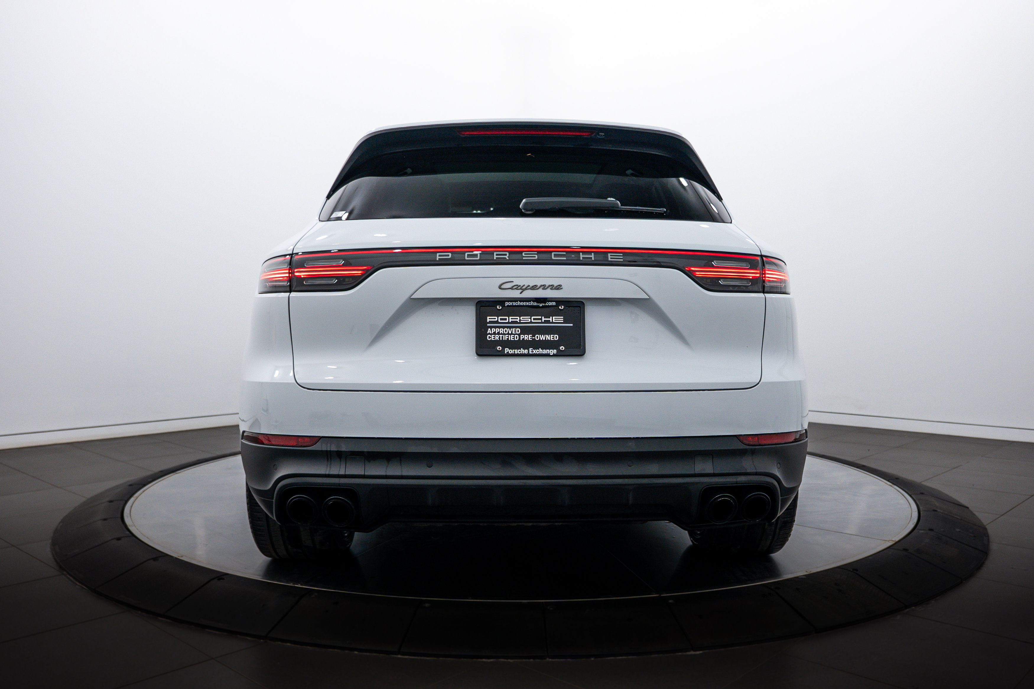 Certified 2023 Porsche Cayenne Platinum Edition image 6