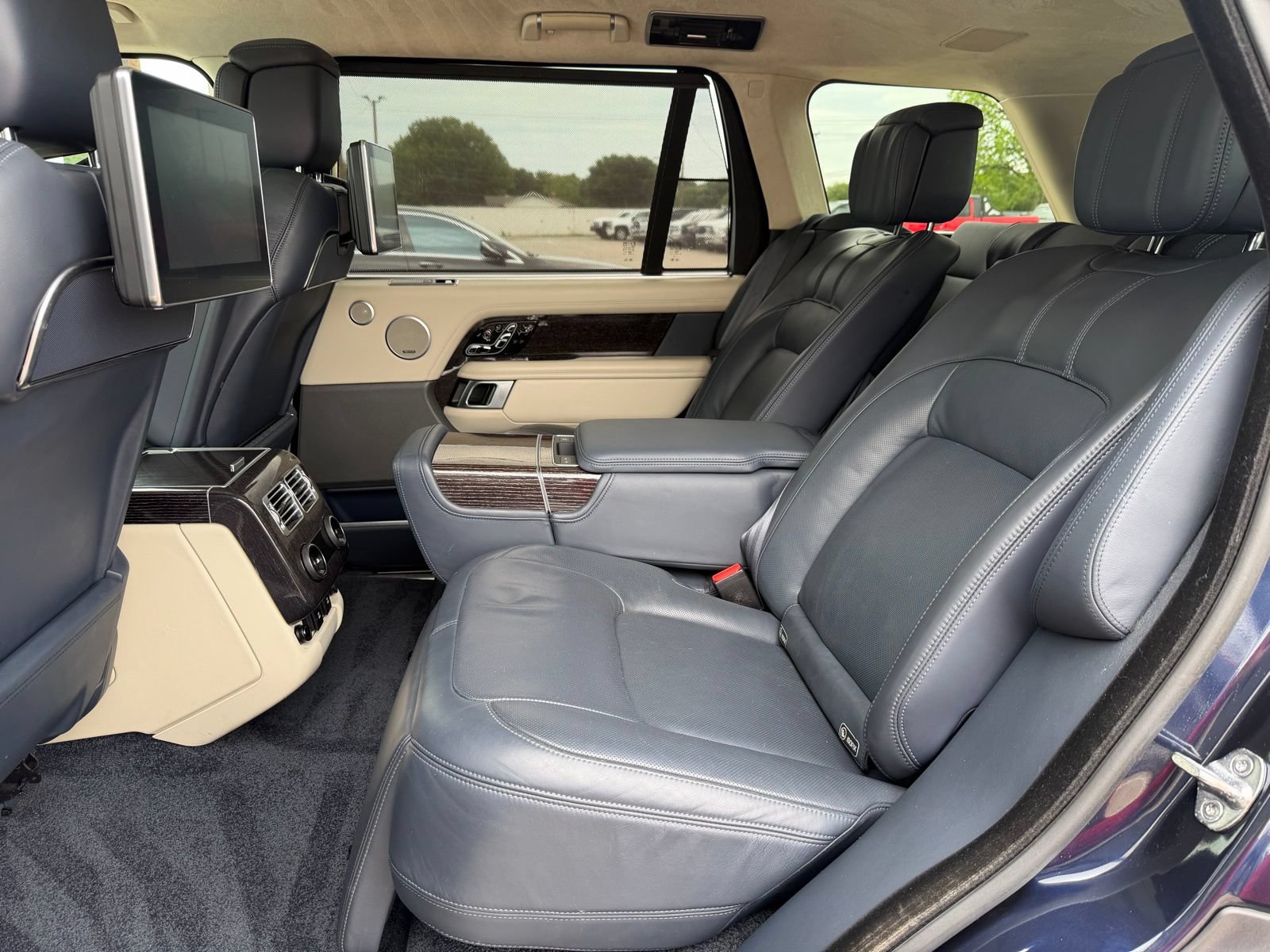 Used 2019 Land Rover Range Rover Long Wheelbase Autobiography AWD/4WD image 24