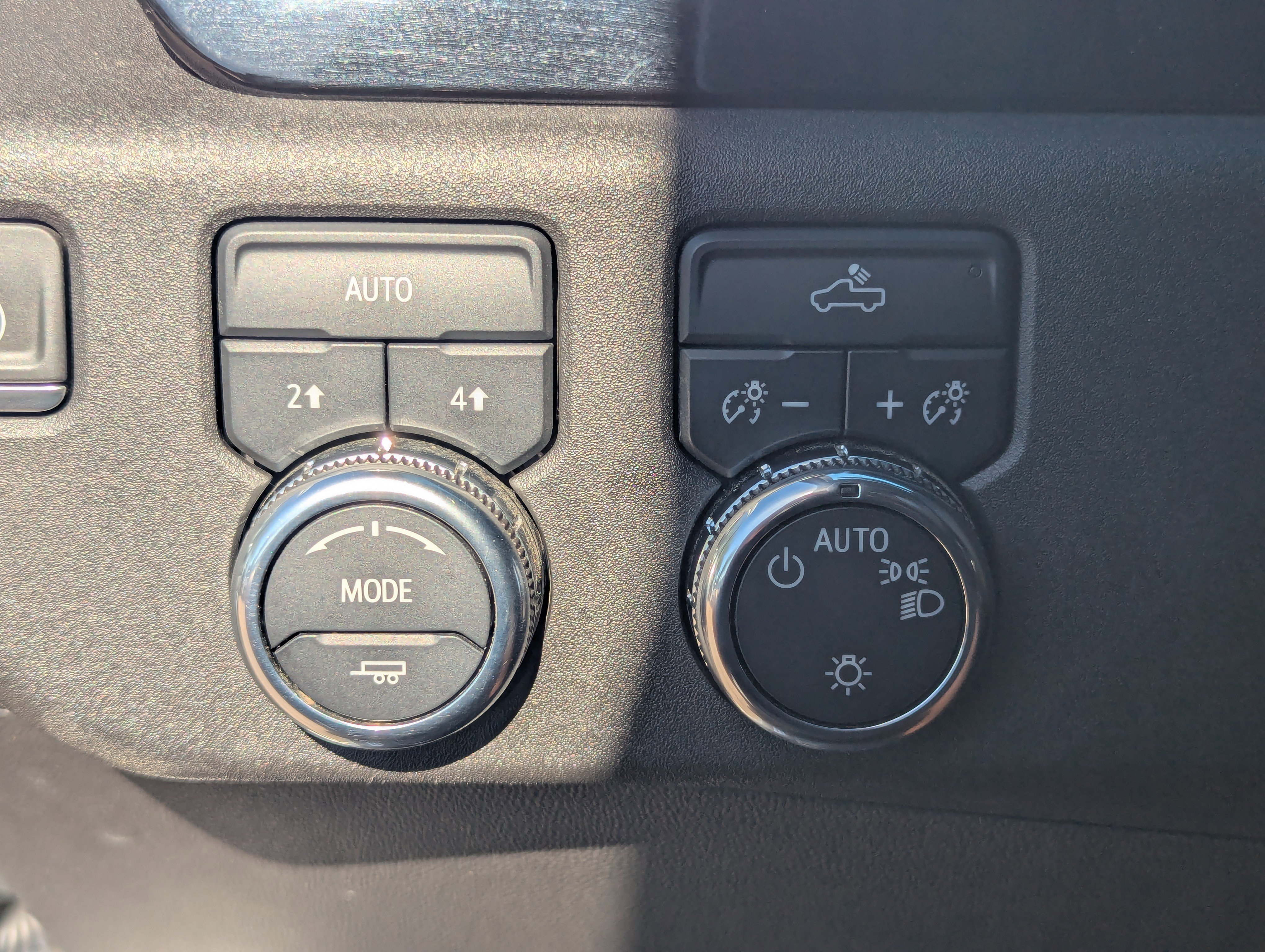 Used 2023 GMC Sierra 1500 SLE image 28