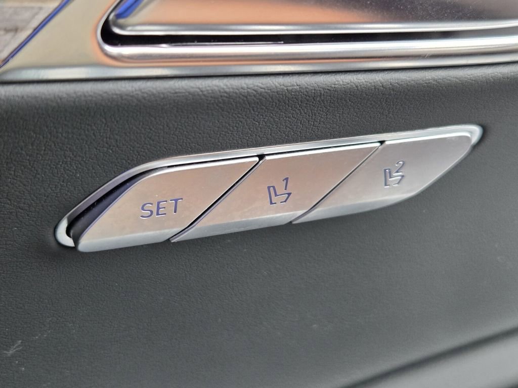 Used 2025 Genesis GV80 3.5T Prestige image 30