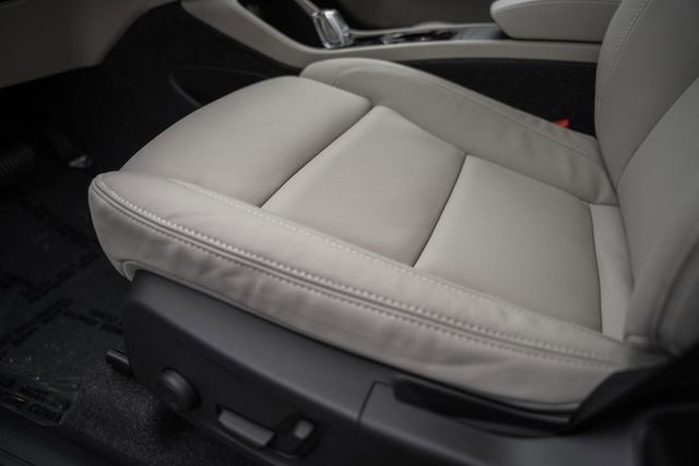 New 2026 Volvo XC40 B5 Ultra w/ Protection Package Premier image 37