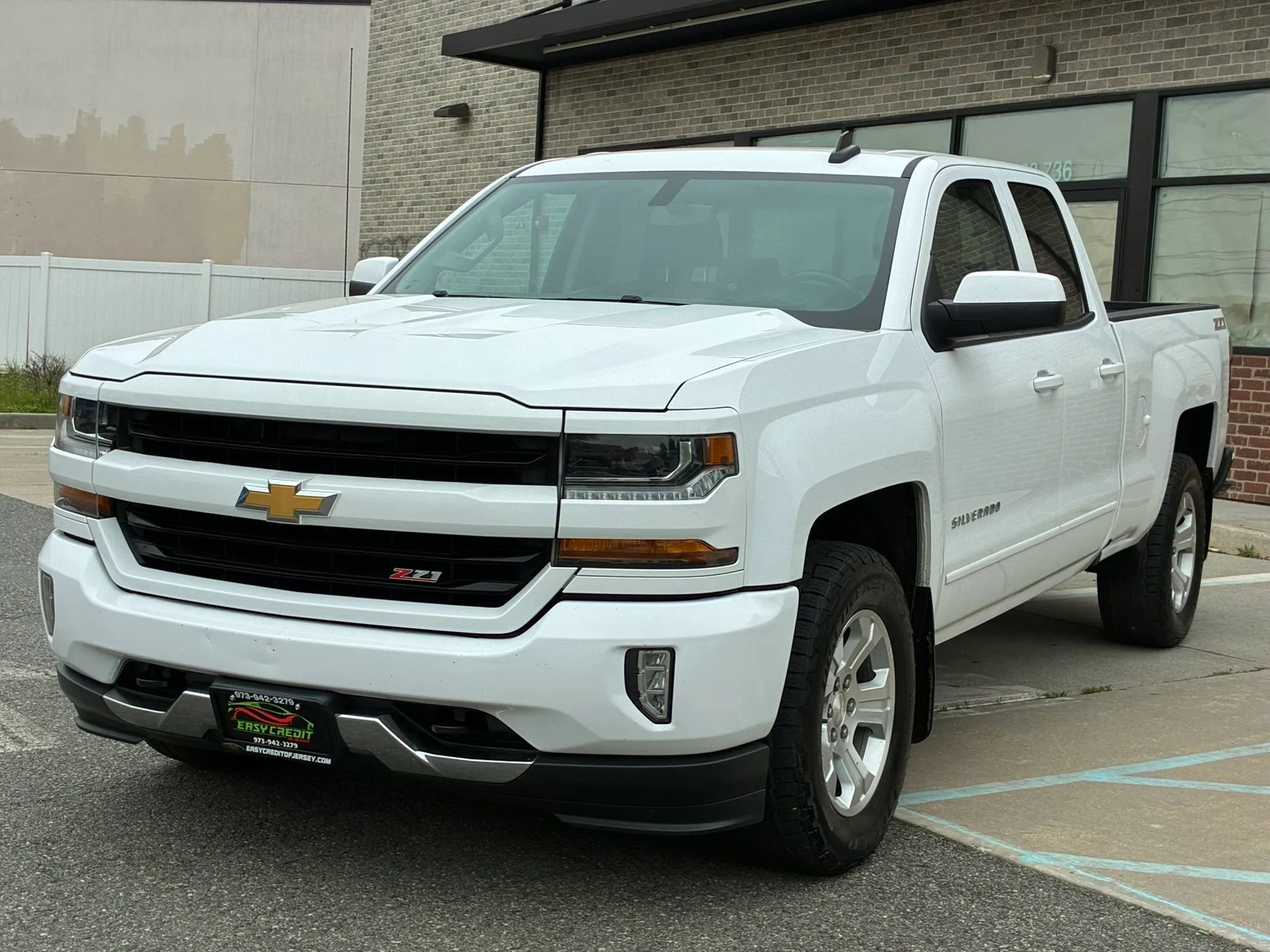 Used 2017 Chevrolet Silverado 1500 LT w/ All Star Edition AWD/4WD image 1