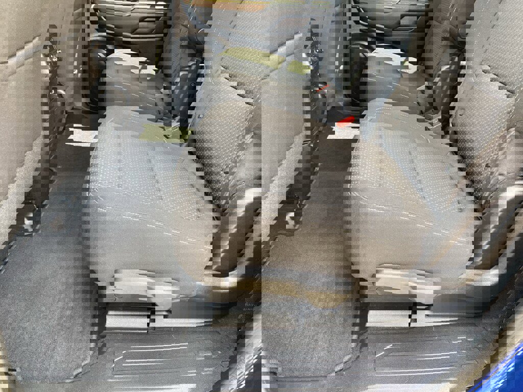 Used 2023 GMC Acadia SLE image 21