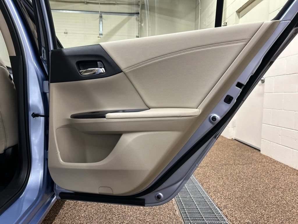 Used 2017 Honda Accord EX-L image 15