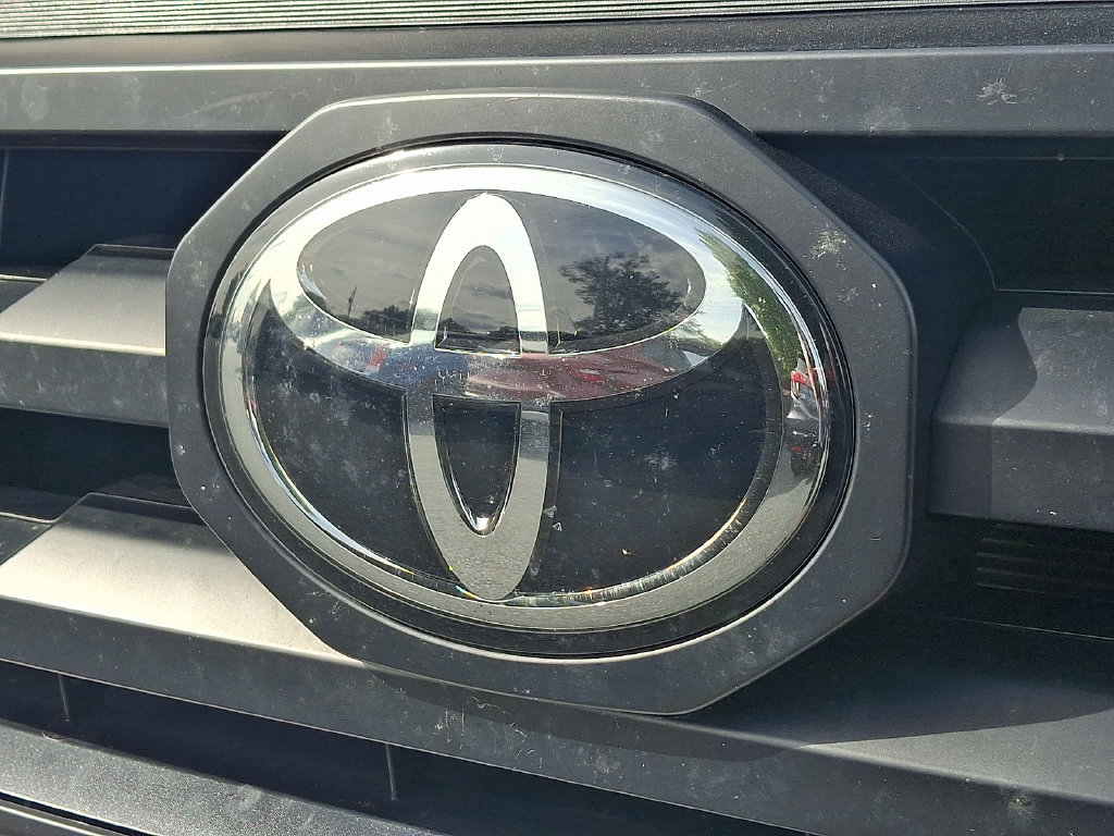 Used 2022 Toyota Tacoma SR w/ SR Convenience Package RWD image 26