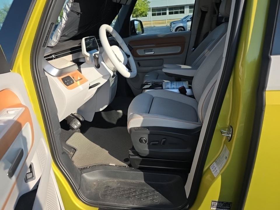 Used 2025 Volkswagen ID. Buzz 1st Edition AWD/4WD image 7