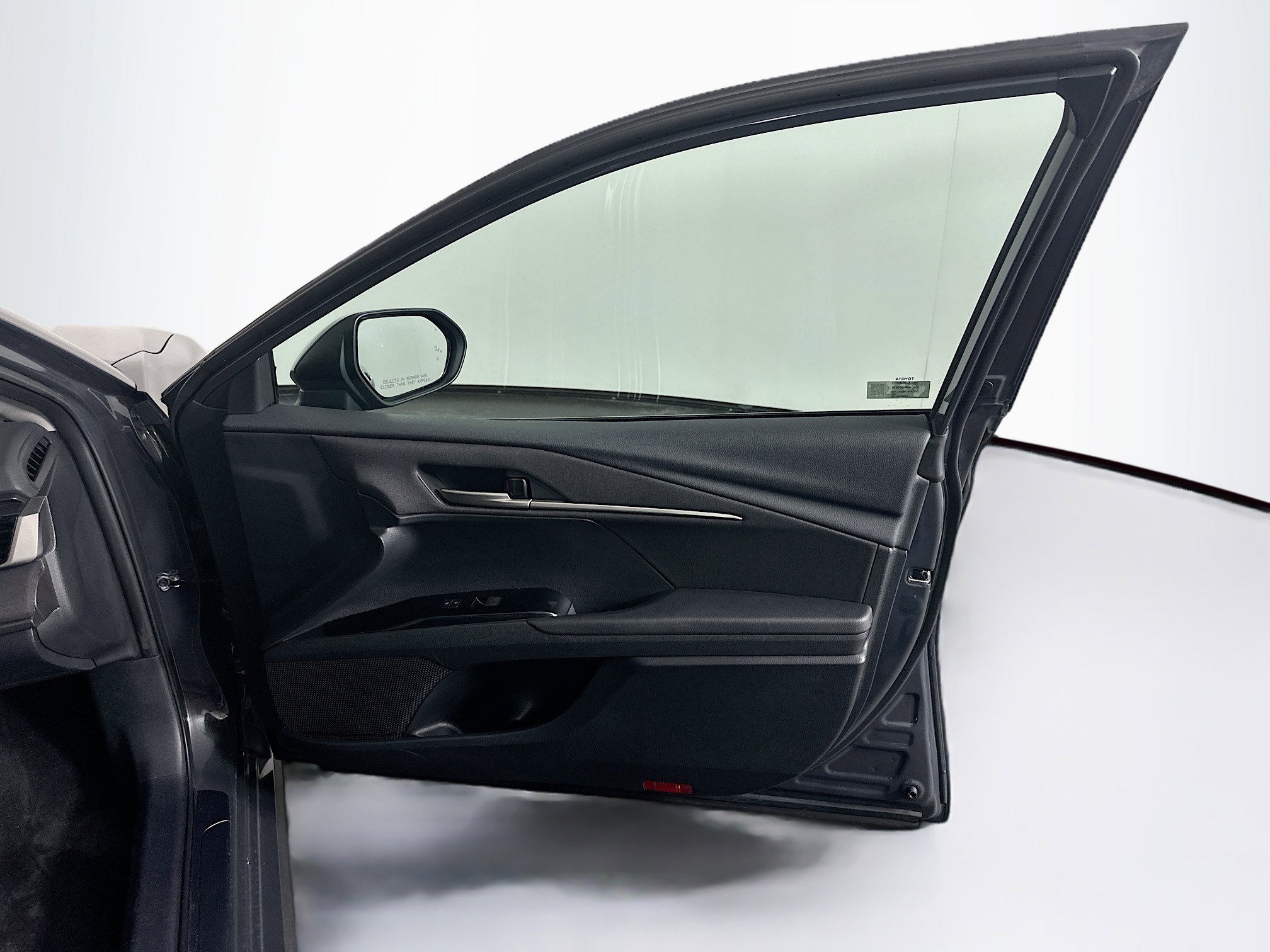 Used 2025 Toyota Camry LE image 32