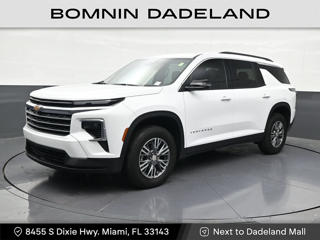 Used 2026 Chevrolet Traverse LT FWD image 1