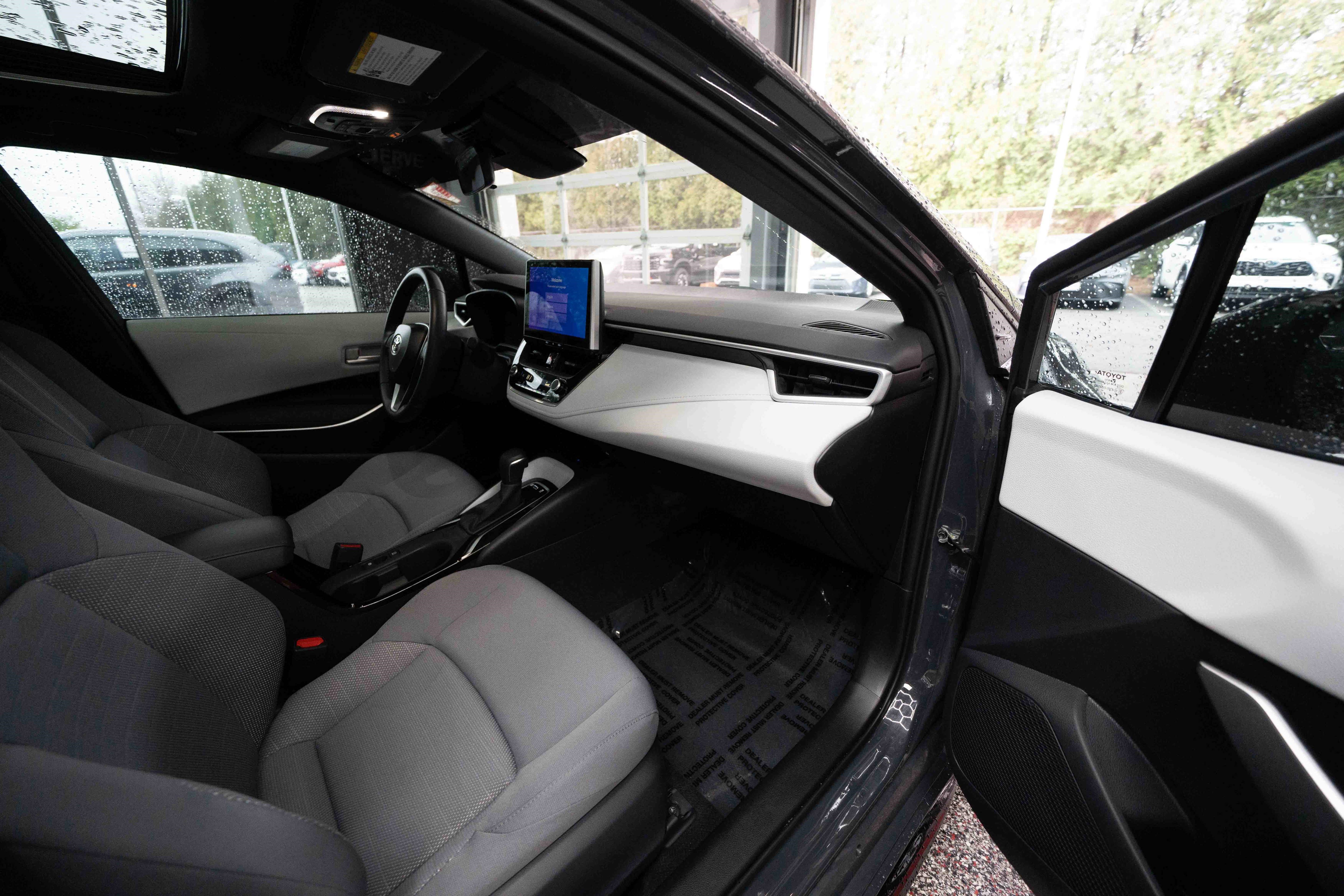 Certified 2025 Toyota Corolla SE w/ SE Premium Package image 26