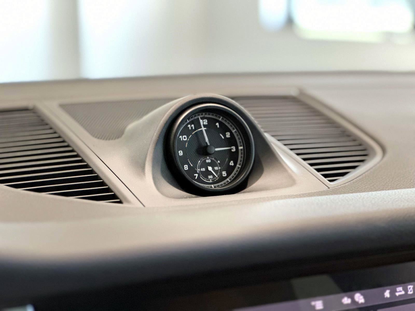 New 2026 Porsche Macan image 22