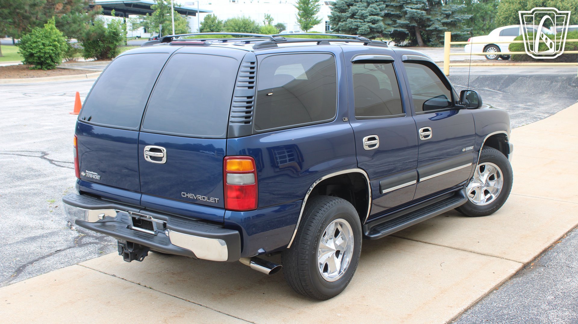Used 2000 Chevrolet Tahoe LS w/ LS Preferred Equipment Group AWD/4WD image 4