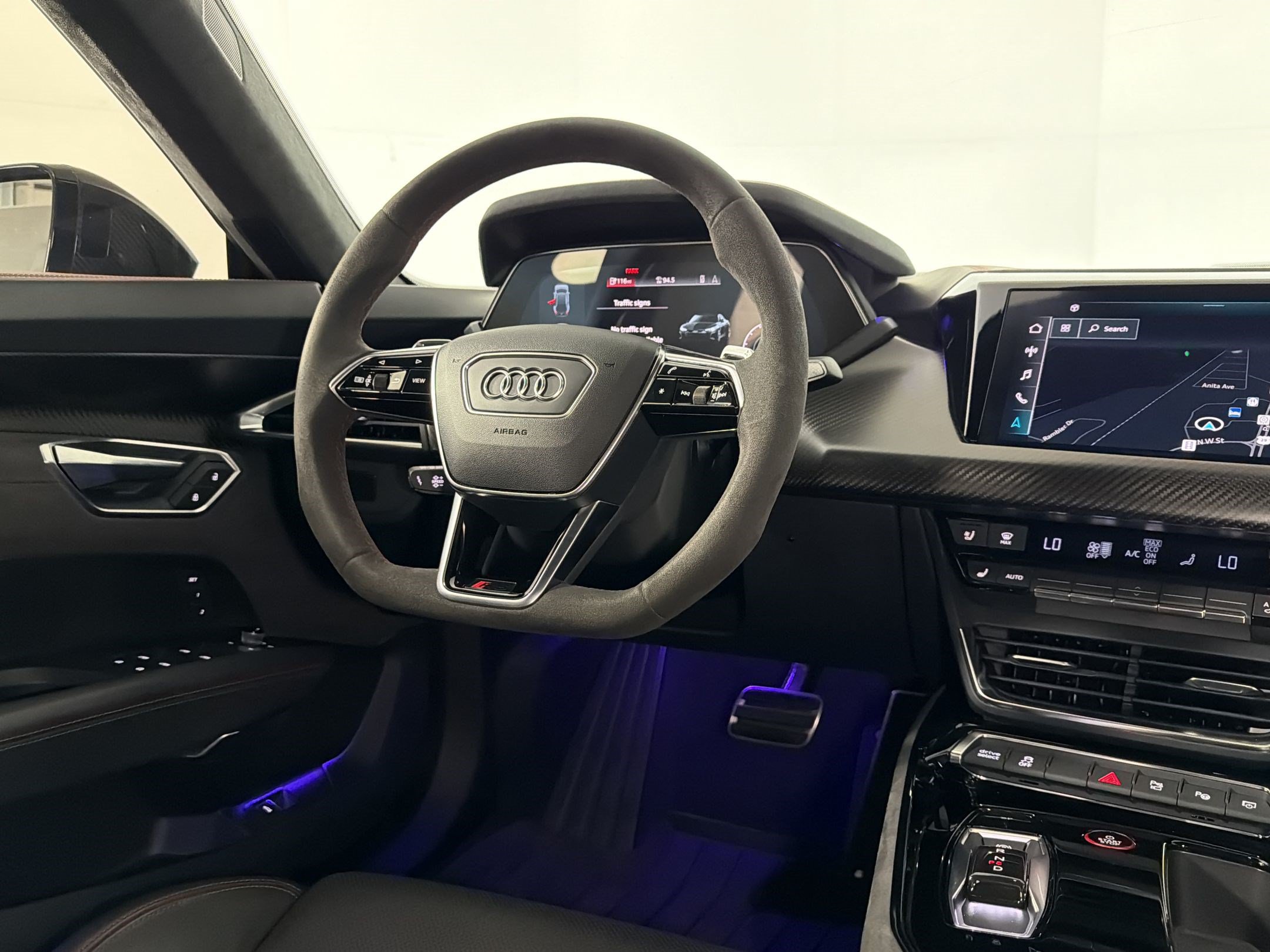 Used 2022 Audi RS e-tron GT AWD/4WD image 27