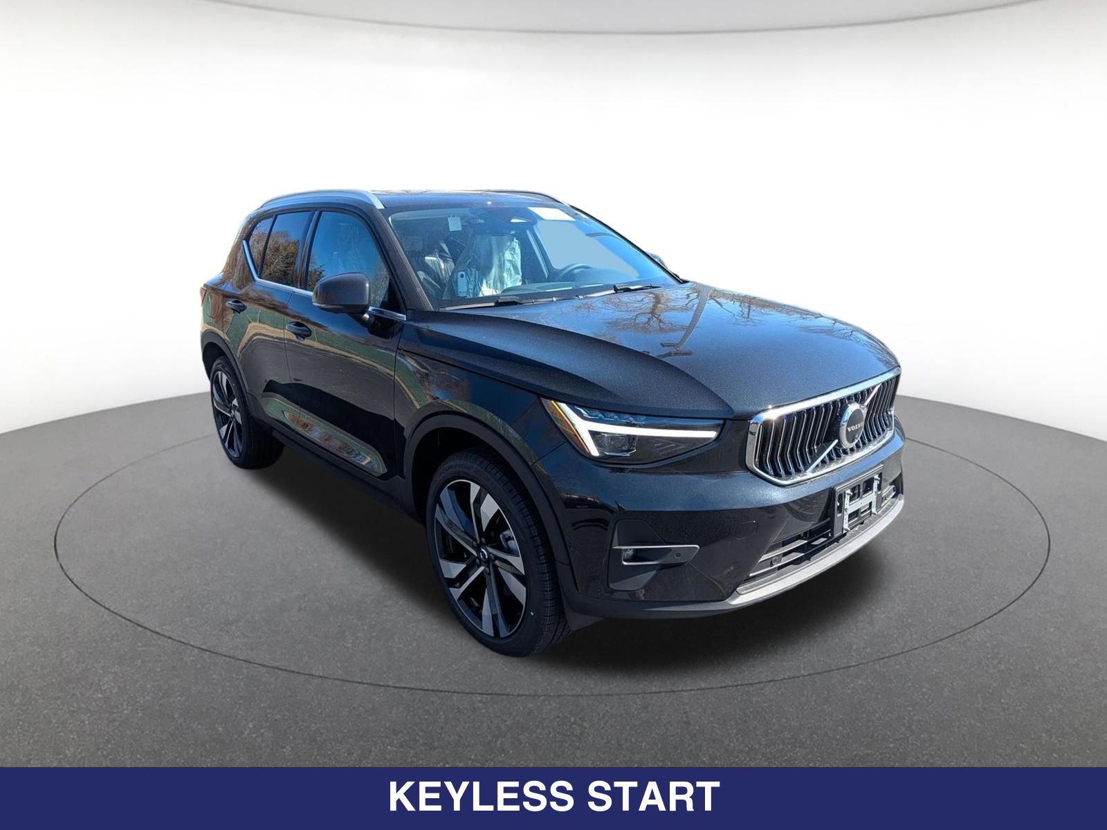 New 2025 Volvo XC40 B5 Plus w/ Protection Package Premier AWD/4WD image 2