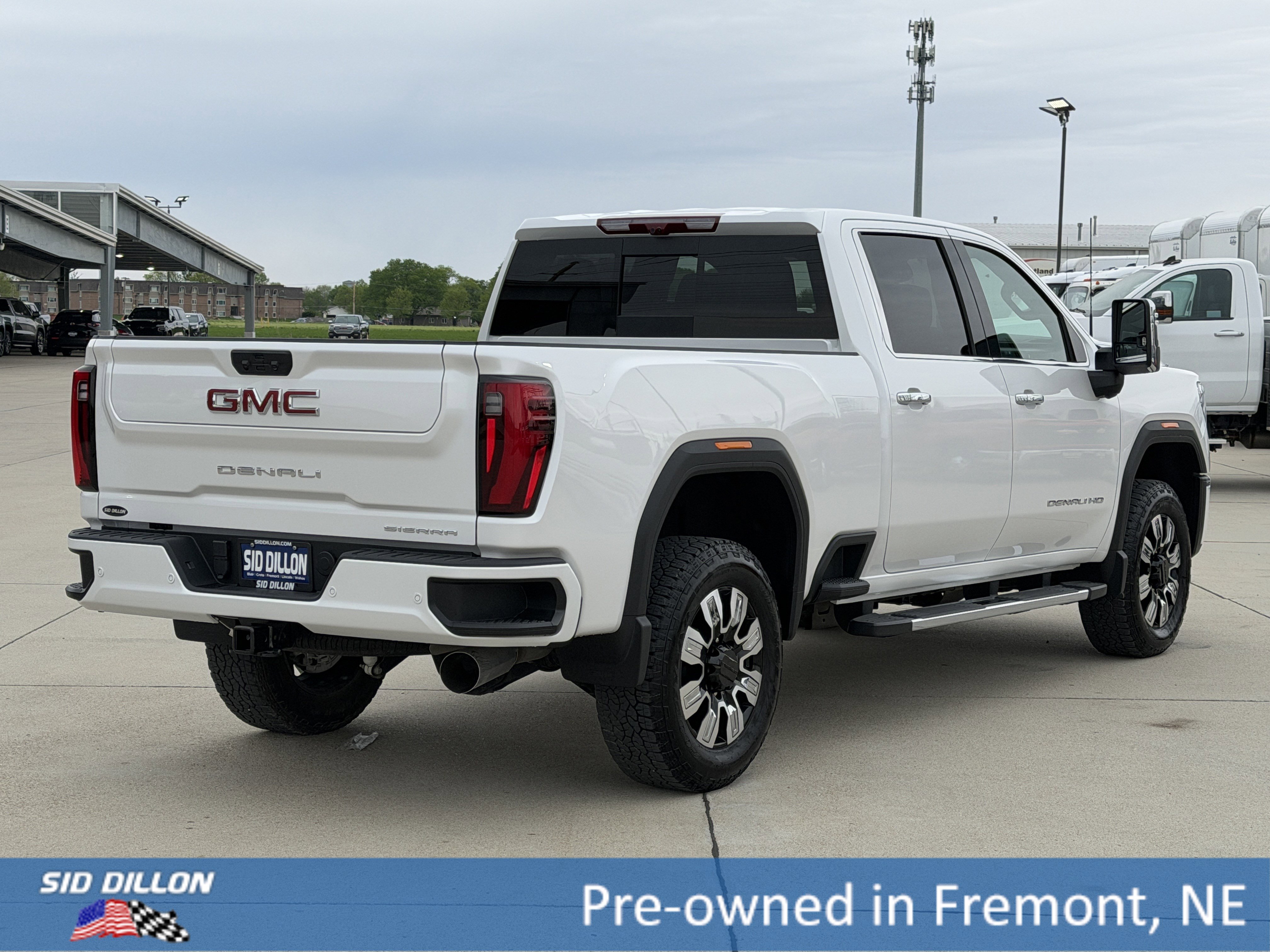 Used 2024 GMC Sierra 3500 Denali w/ Denali Reserve Package AWD/4WD image 4