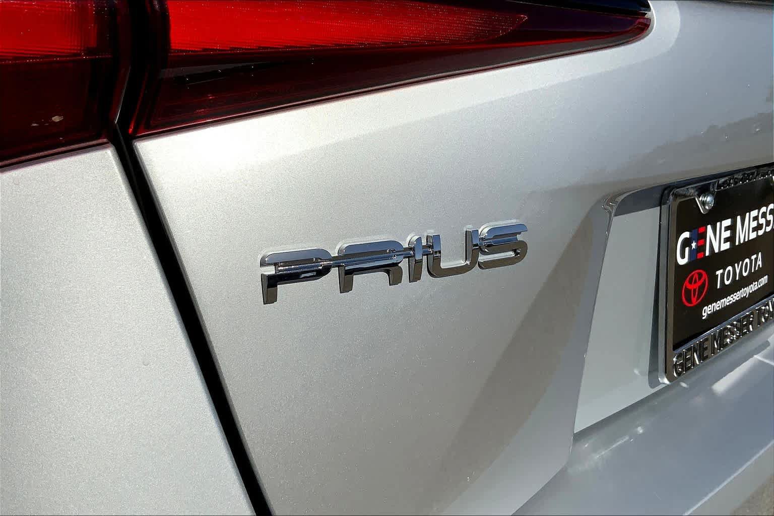 Used 2020 Toyota Prius LE FWD image 30