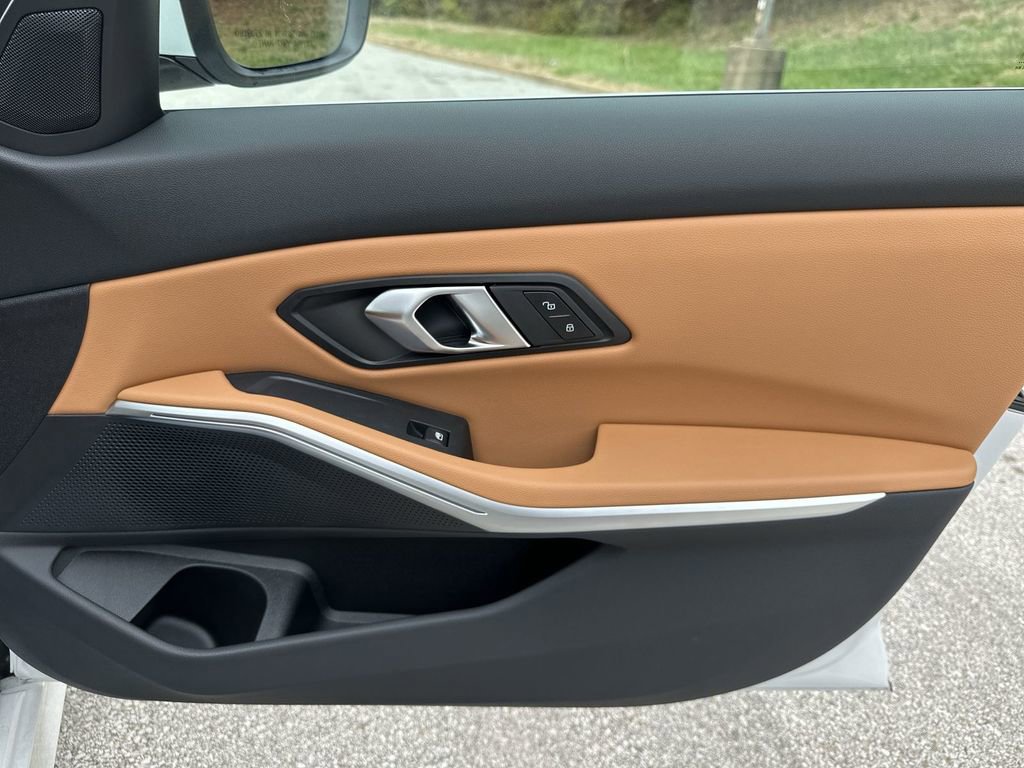 Used 2025 BMW 330i xDrive Sedan w/ M Sport Package image 35