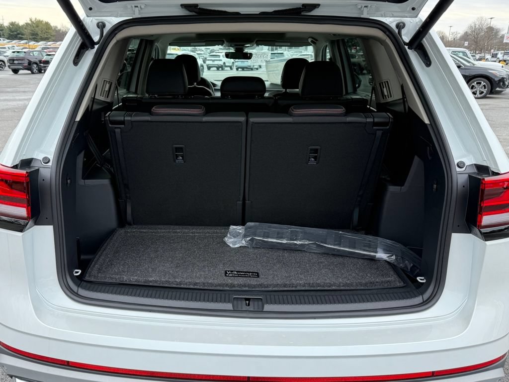 New 2026 Volkswagen Atlas Peak Edition AWD/4WD image 14