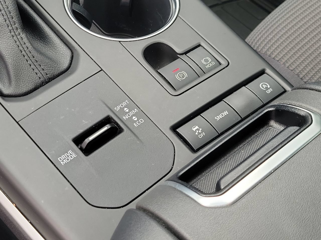Used 2022 Toyota Highlander LE FWD image 30