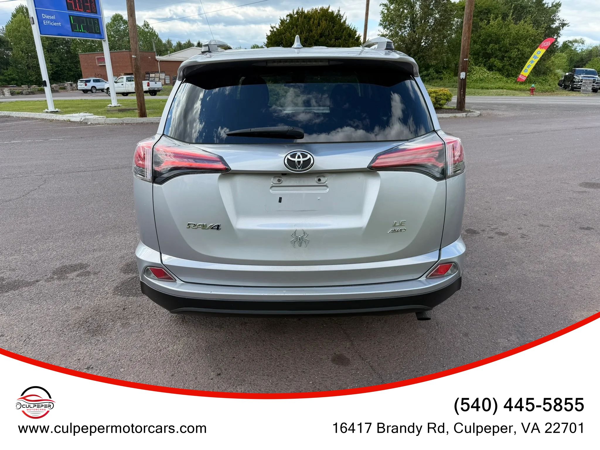 Used 2017 Toyota RAV4 LE w/ All Weather Liner Package AWD/4WD image 4