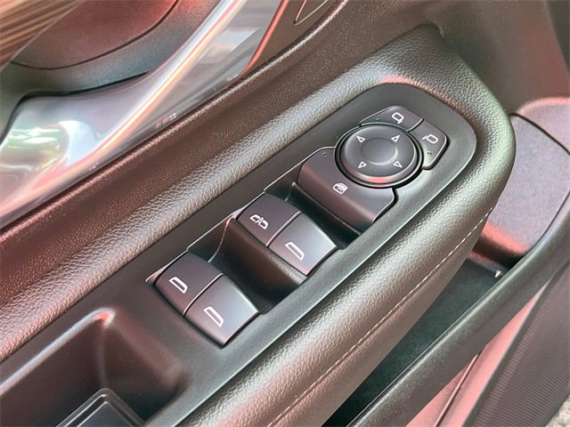 Used 2024 GMC Terrain SLE image 28