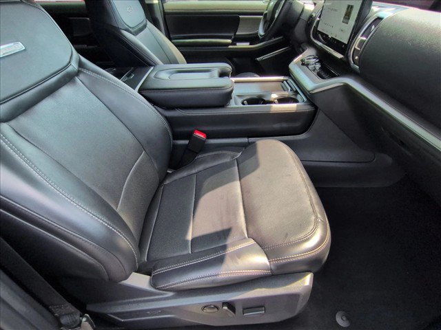 Used 2025 Ford Expedition Max Platinum AWD/4WD image 20
