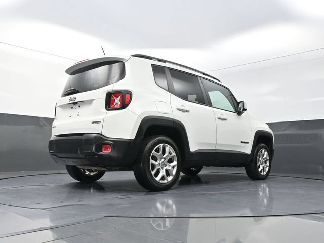 Used 2017 Jeep Renegade Latitude AWD/4WD image 37