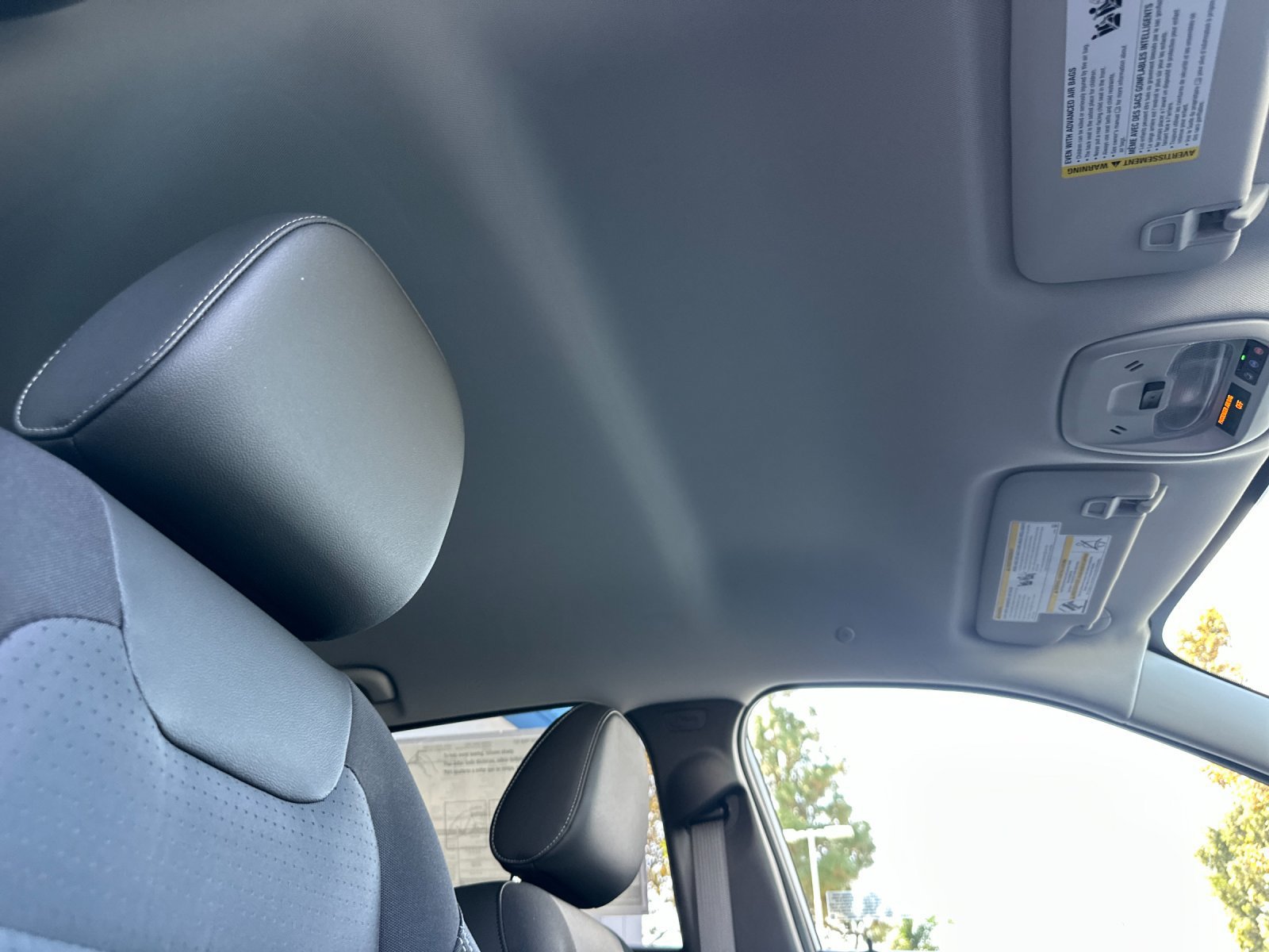 New 2026 Chevrolet Trax LT w/ LT Convenience Package FWD image 17